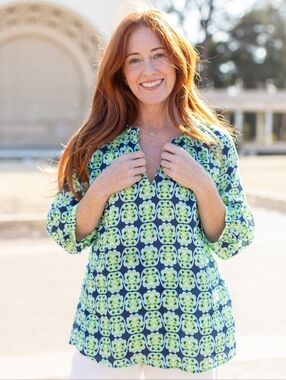 Lesley Evers CAMILLE Linen Top in Heart Flower Blue